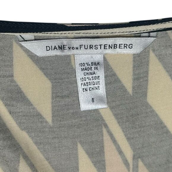 Diane von Furstenberg 100% Silk Geometric Print Tie Front Mini Dress Size 6 - Picture 4 of 10